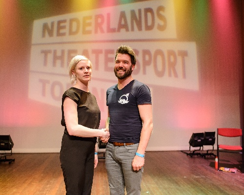 Man Met Snor vs. Een Ander Team 4